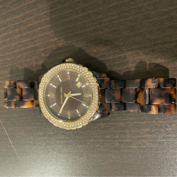 Michael Kors tortoise watch. - Picture 2 of 5